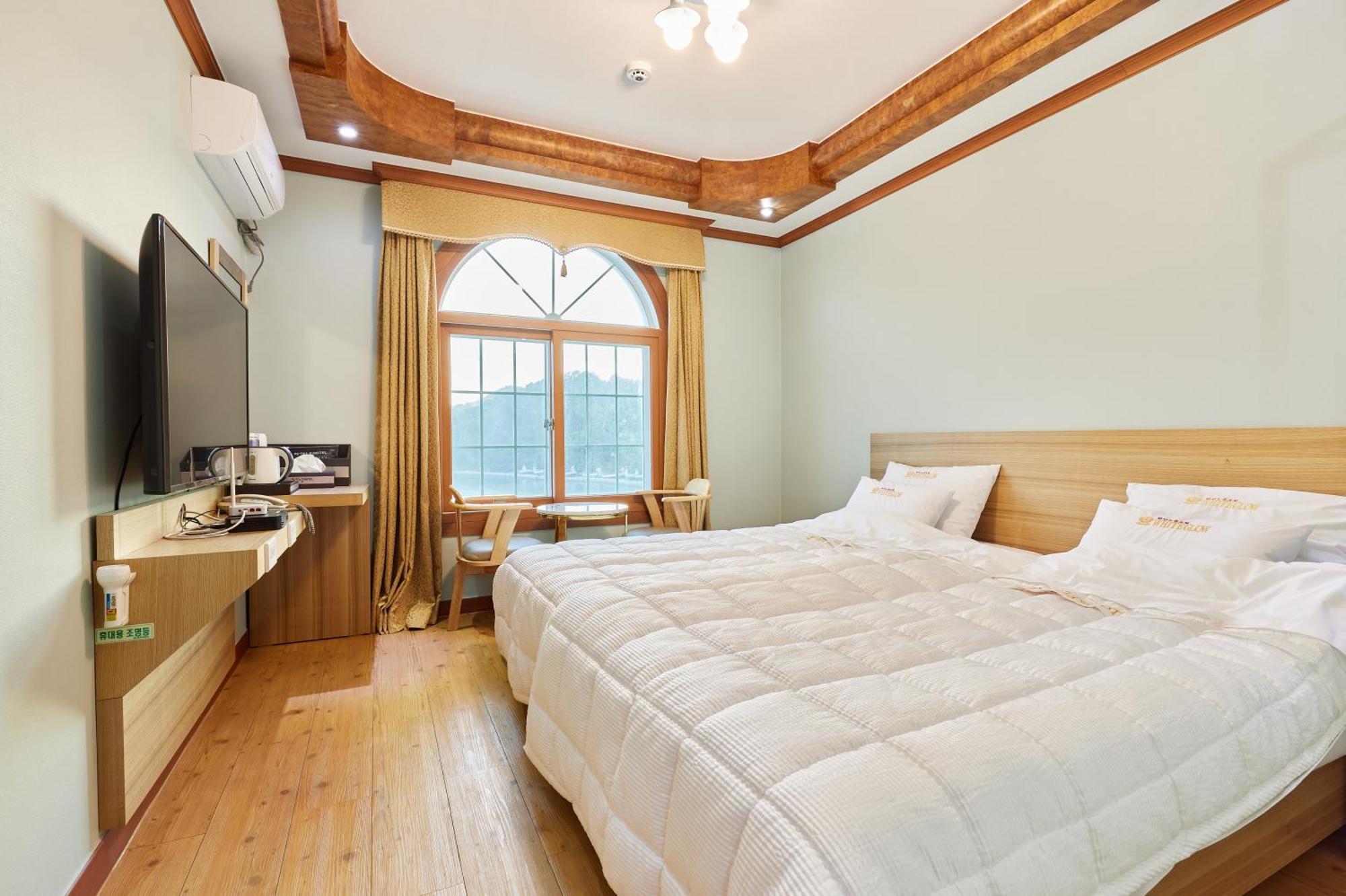 Goheung Hayan Noeul Hotel Номер фото